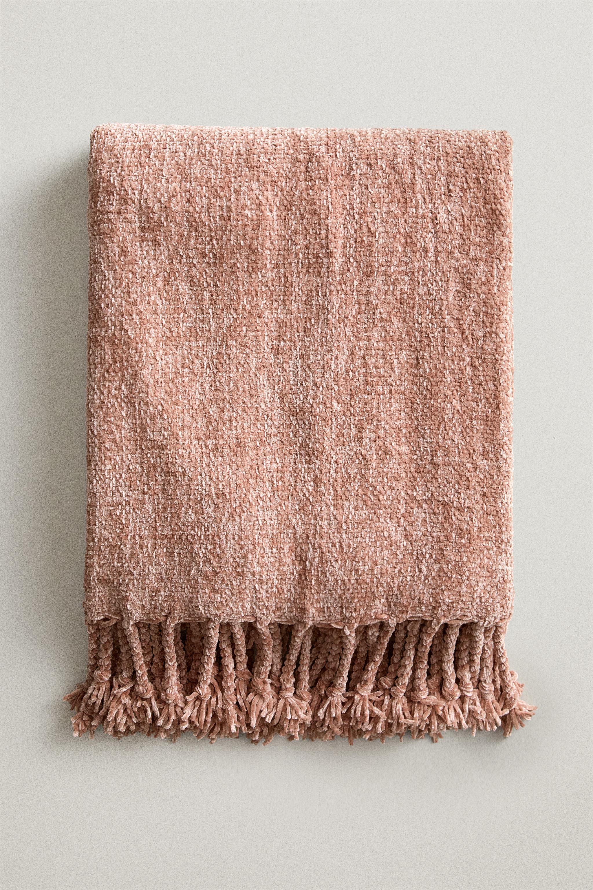 CHUNKY CHENILLE BLANKET
